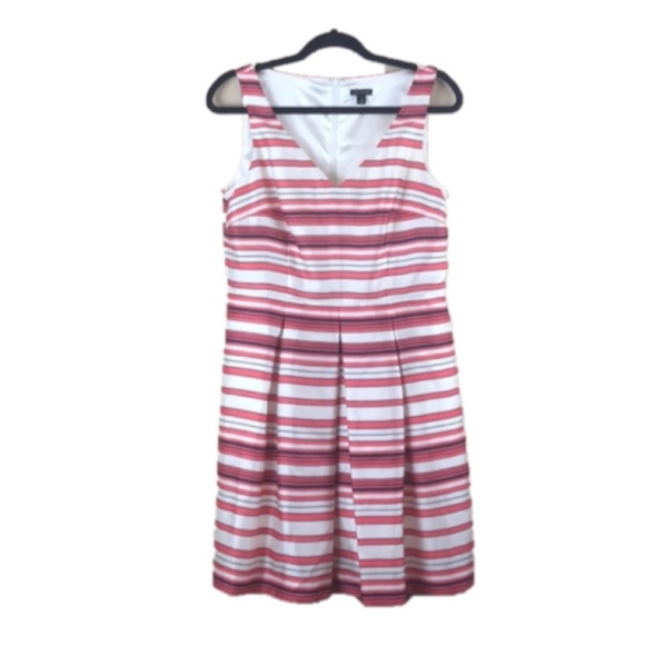 Ann Taylor Dresses & Skirts - Ann Taylor fit and flare sleeveless dress size 8